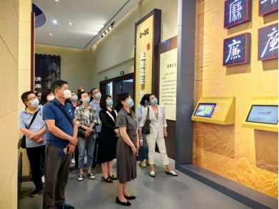 商学院组织党员干部到河南廉政文化教育中心参观学习